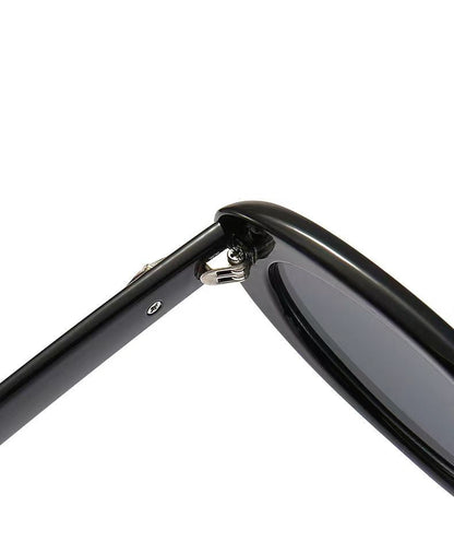 Lunettes de soleil femme – Petite monture noire – Style rétro chic – Tendance 2023 – Protection UV400